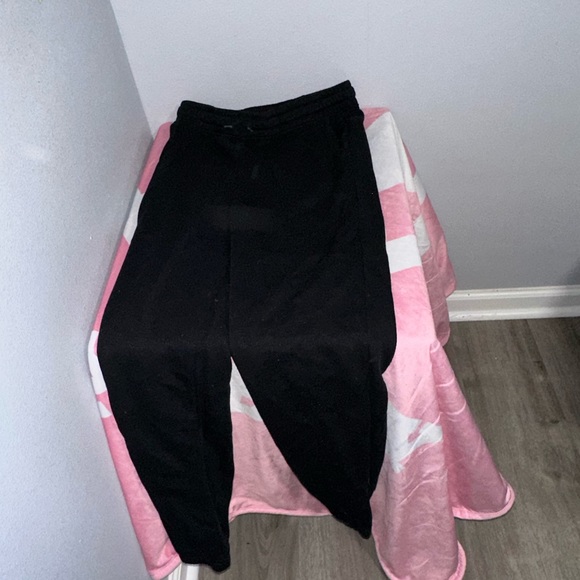 Black sweatpants - Picture 2 of 2
